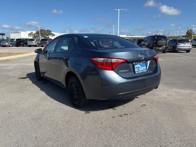 2017 Toyota Corolla LE photo 3