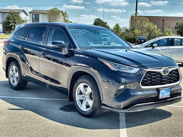 Thumbnail: 2023 Toyota Highlander - 8
