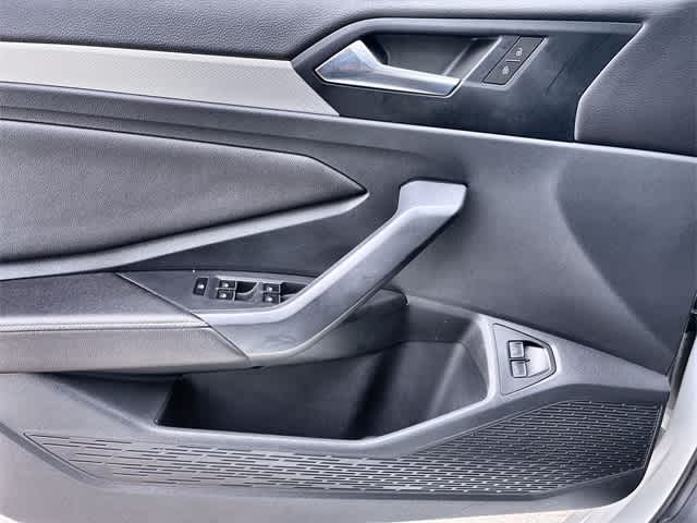 Thumbnail: 2023 Volkswagen Jetta - 38