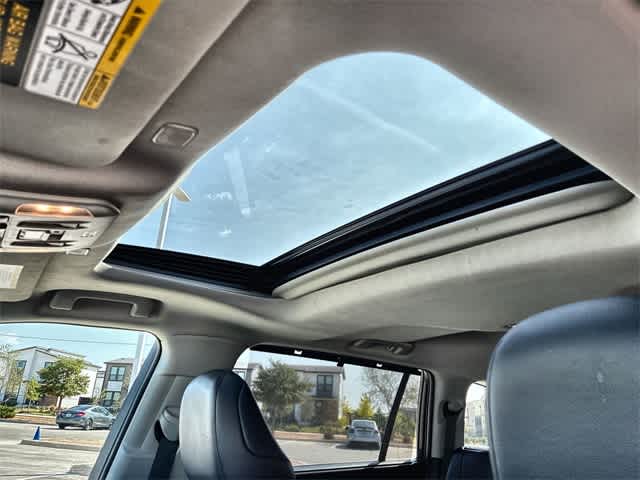 Thumbnail: 2023 Toyota Highlander - 20