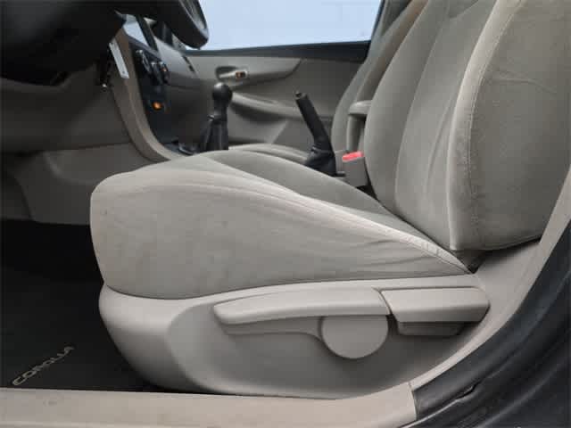 Thumbnail: 2011 Toyota Corolla - 17