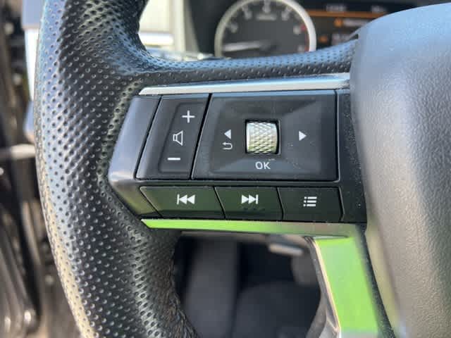Thumbnail: 2022 Mitsubishi Outlander - 11