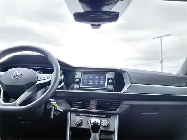 Thumbnail: 2023 Volkswagen Jetta - 28