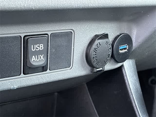 Thumbnail: 2014 Toyota Tacoma - 32