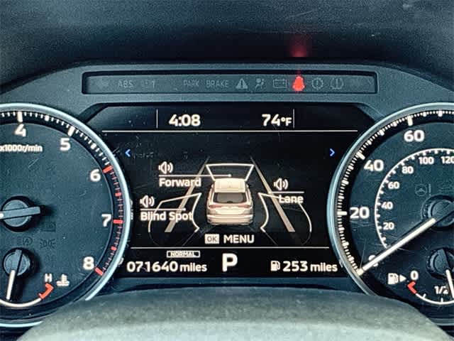 Thumbnail: 2023 Mitsubishi Outlander - 34