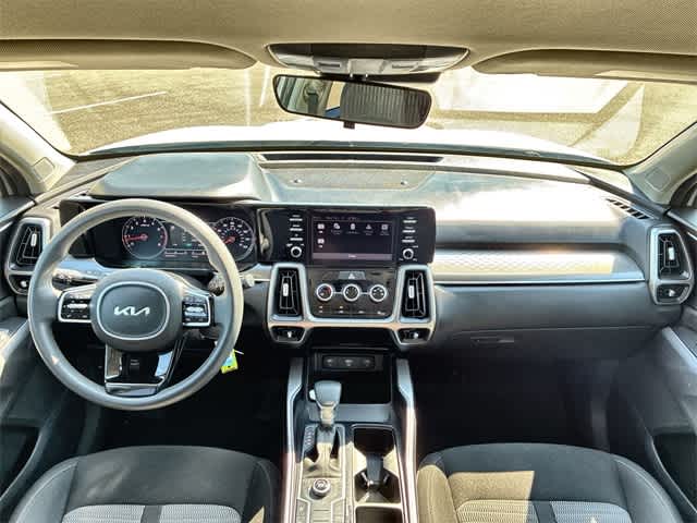 Thumbnail: 2023 Kia Sorento - 16