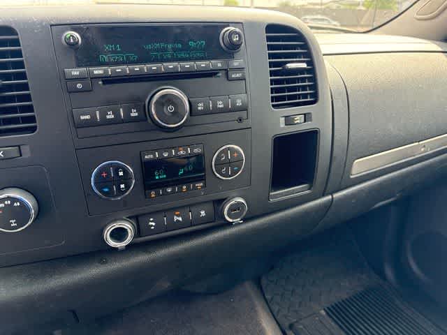 Thumbnail: 2011 Chevrolet Silverado 1500 - 19