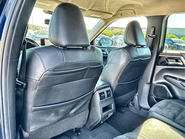 Thumbnail: 2023 Mitsubishi Outlander - 19