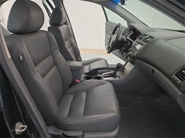 Thumbnail: 2005 Honda Accord - 24