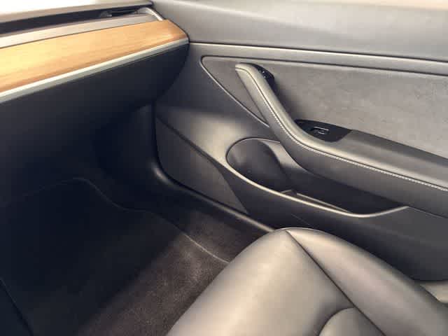 Thumbnail: 2020 Tesla Model 3 - 33