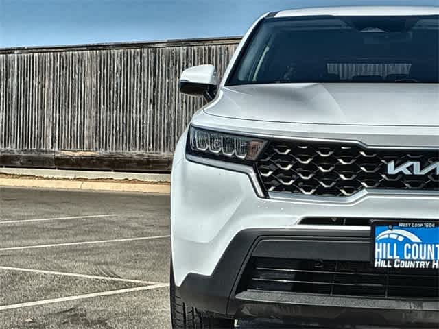 Thumbnail: 2023 Kia Sorento - 10