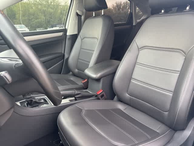 Thumbnail: 2022 Volkswagen Passat - 21