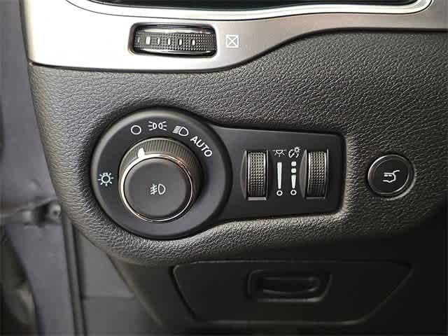 Thumbnail: 2021 Jeep Cherokee - 41