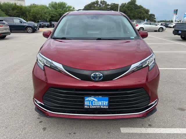 Thumbnail: 2021 Toyota Sienna - 8