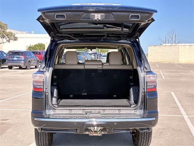 Thumbnail: 2015 Toyota 4Runner - 37