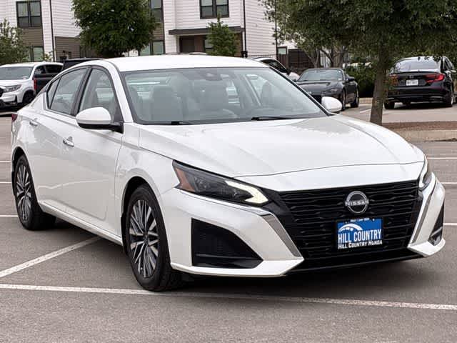 Thumbnail: 2023 Nissan Altima - 8