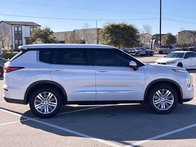 Thumbnail: 2022 Mitsubishi Outlander - 7