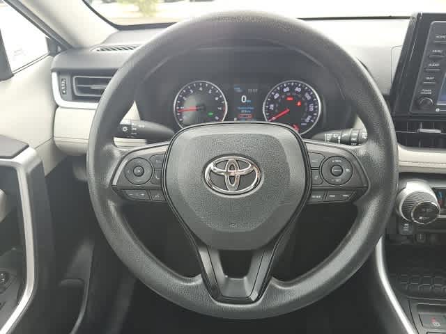 Thumbnail: 2022 Toyota RAV4 - 17