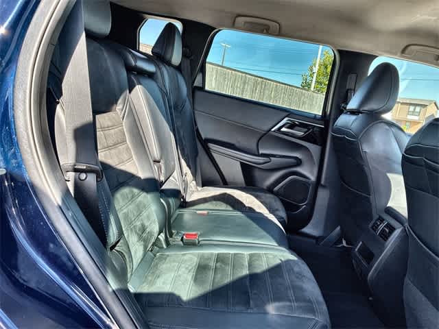 Thumbnail: 2023 Mitsubishi Outlander - 21