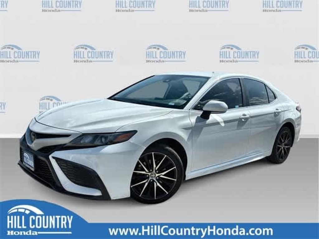 Used 2022 Toyota Camry SE Sedan