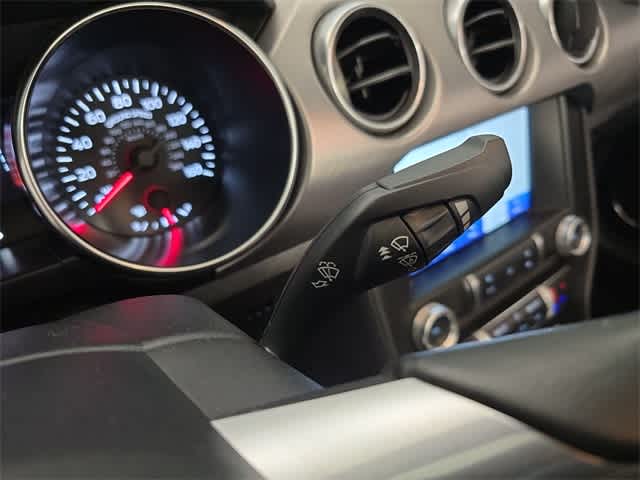 2022 Ford Mustang  26