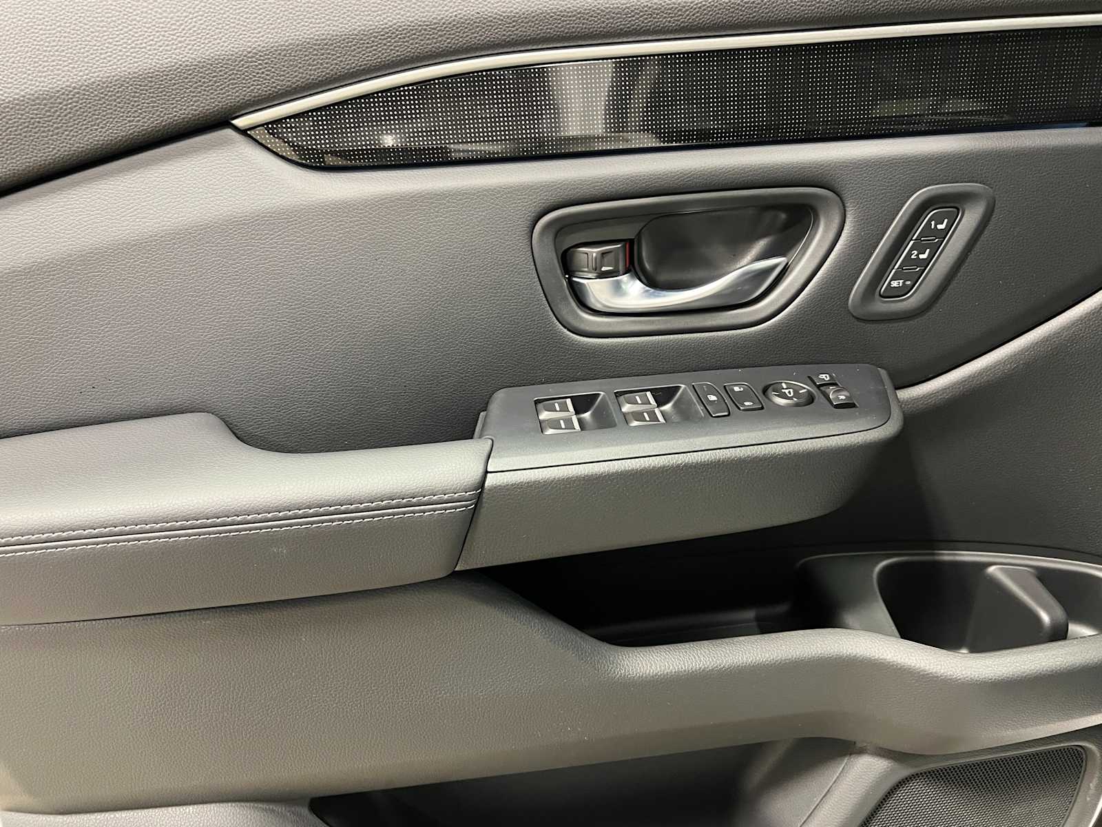 Thumbnail: 2025 Honda Pilot - 16