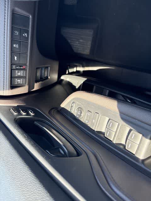 Thumbnail: 2018 Honda Odyssey - 21