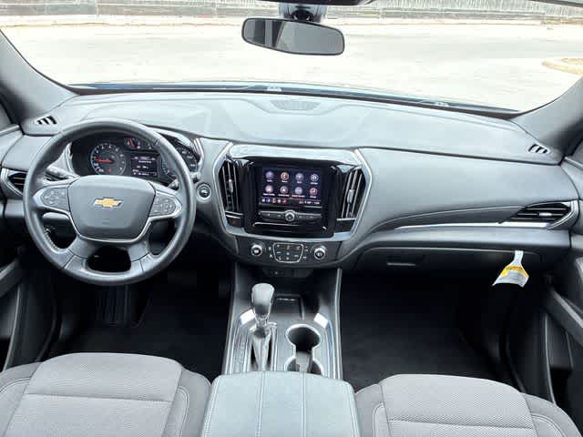 Thumbnail: 2022 Chevrolet Traverse - 16