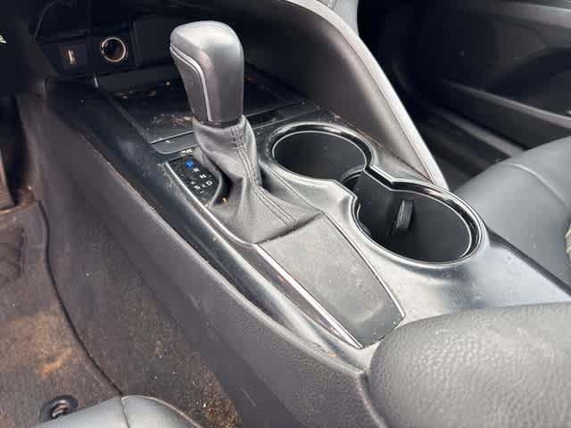 Thumbnail: 2020 Toyota Camry - 16