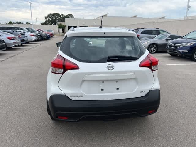 Thumbnail: 2018 Nissan Kicks - 4