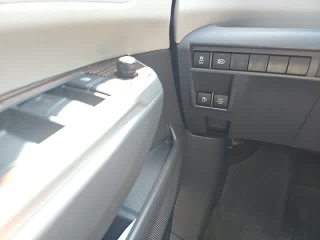 Thumbnail: 2022 Toyota Sienna - 15