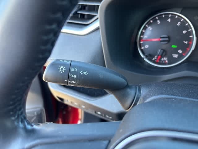 Thumbnail: 2022 Toyota RAV4 - 15