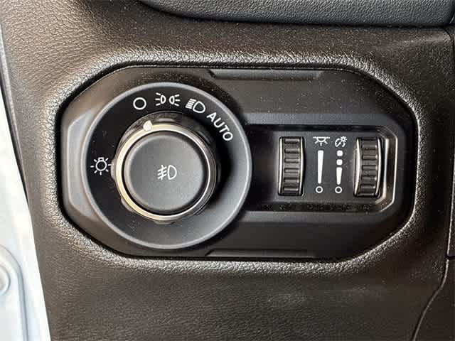 Thumbnail: 2020 Jeep Wrangler - 39