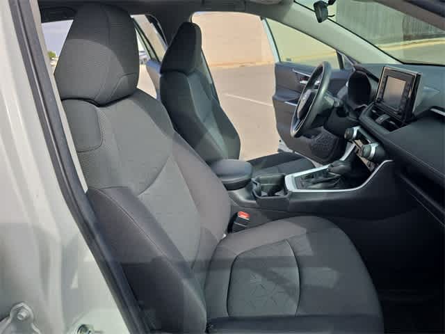 Thumbnail: 2021 Toyota RAV4 - 22