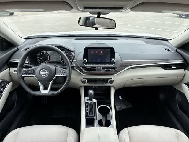 Thumbnail: 2023 Nissan Altima - 16
