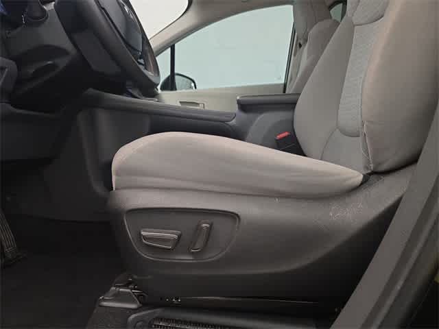 Thumbnail: 2023 Toyota Sienna - 18