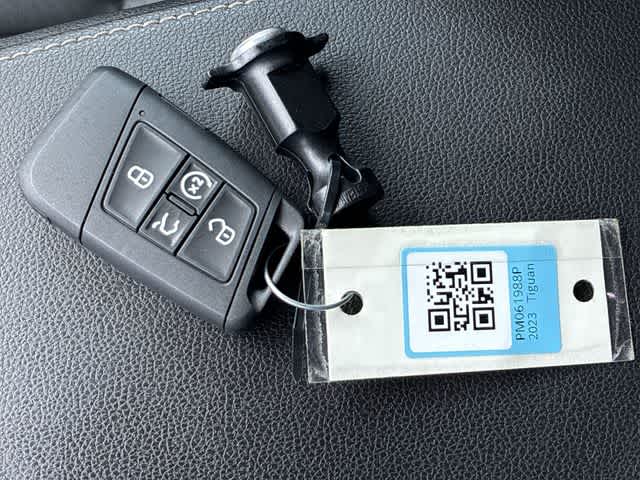 Thumbnail: 2023 Volkswagen Tiguan - 36