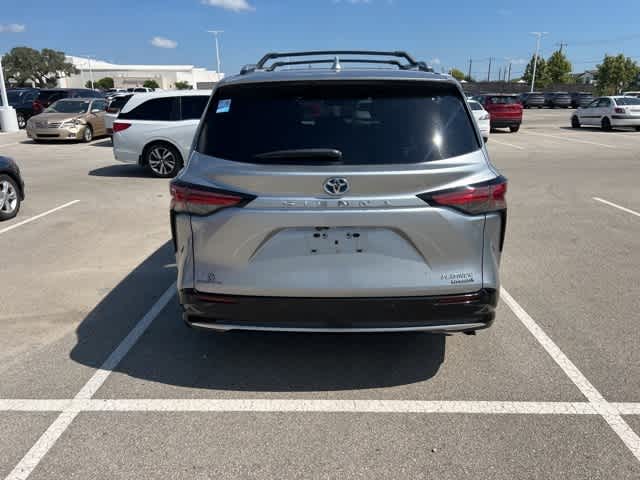 Thumbnail: 2021 Toyota Sienna - 4