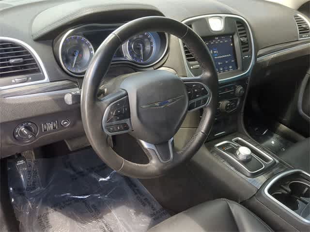 Used 2022 Chrysler 300 Touring L with VIN 2C3CCADG5NH127383 for sale in San Antonio, TX