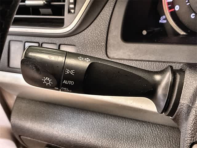 Thumbnail: 2016 Toyota Camry - 27