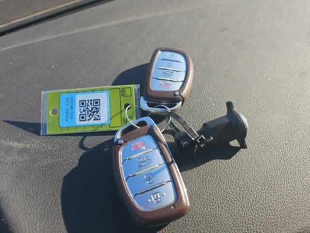 Thumbnail: 2017 Hyundai Elantra - 25