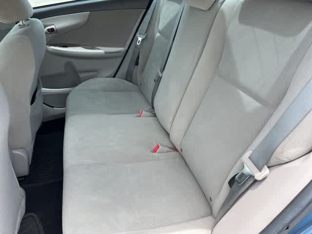 Thumbnail: 2013 Toyota Corolla - 18