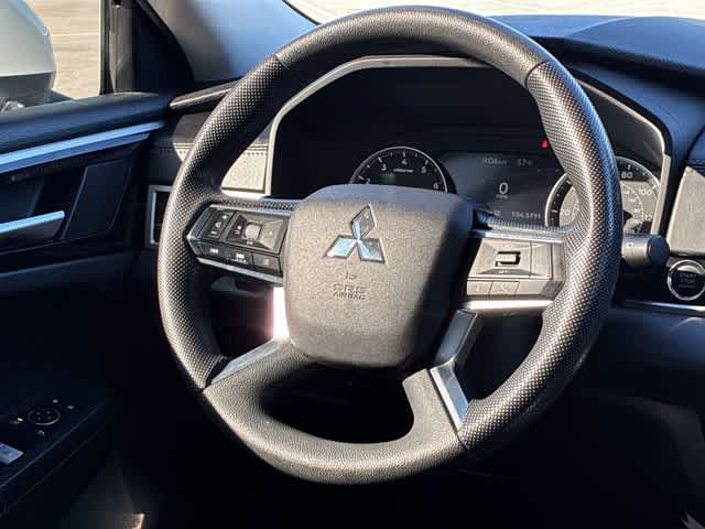 Thumbnail: 2022 Mitsubishi Outlander - 23