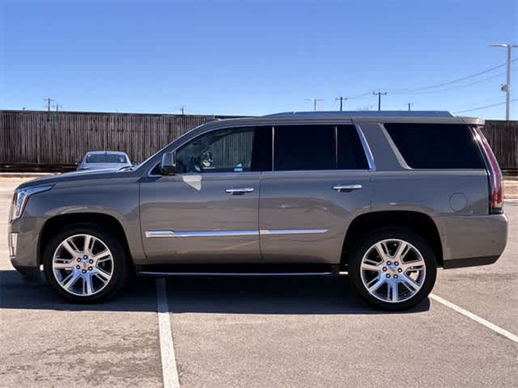 Used 2017 CADILLAC Escalade Luxury SUV