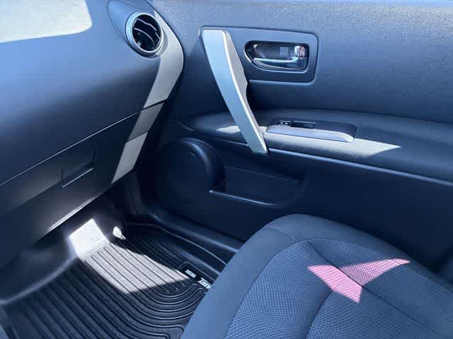 Thumbnail: 2014 Nissan Rogue - 31