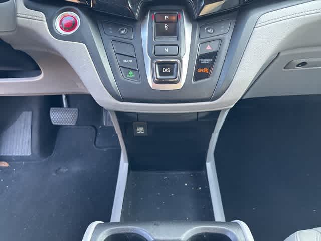 Thumbnail: 2018 Honda Odyssey - 17