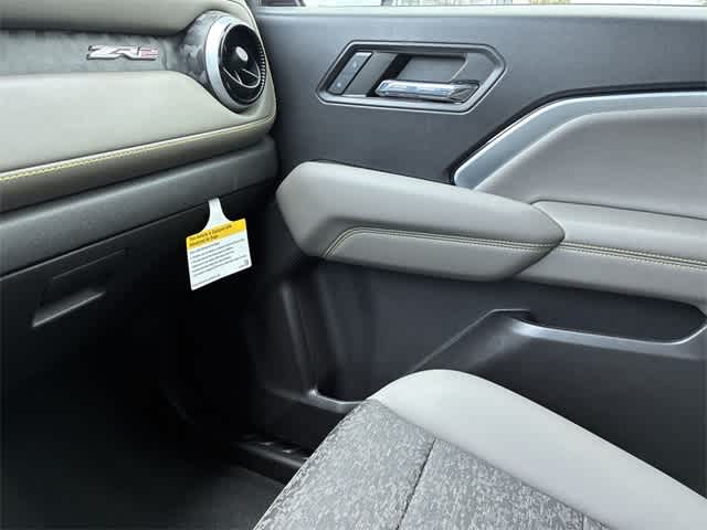 Thumbnail: 2024 Chevrolet Colorado - 31