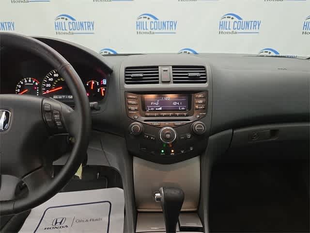 Thumbnail: 2005 Honda Accord - 30