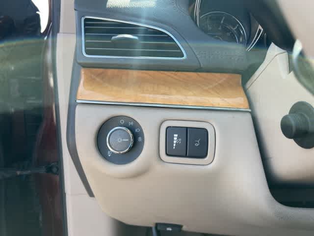 Thumbnail: 2012 Lincoln MKT - 10