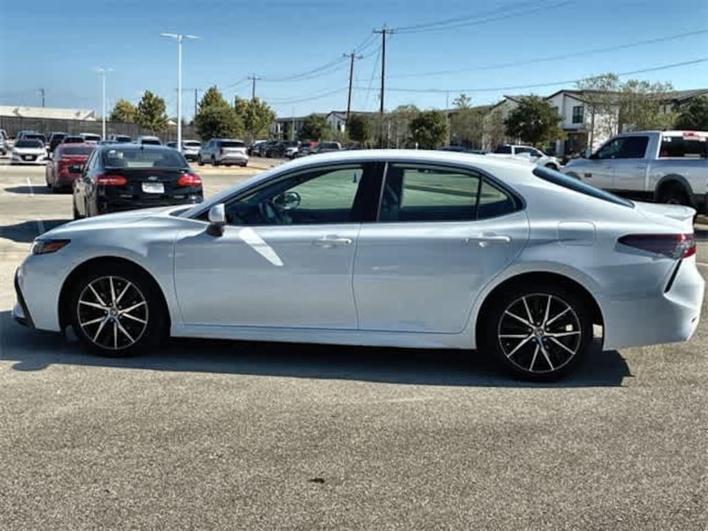 Used 2023 Toyota Camry SE Sedan